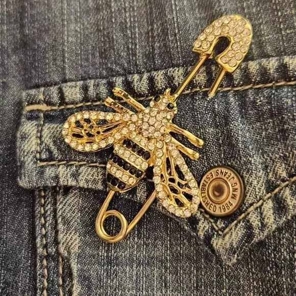 Gold Crystal Bee Brooch Pin - Picture 2 of 3